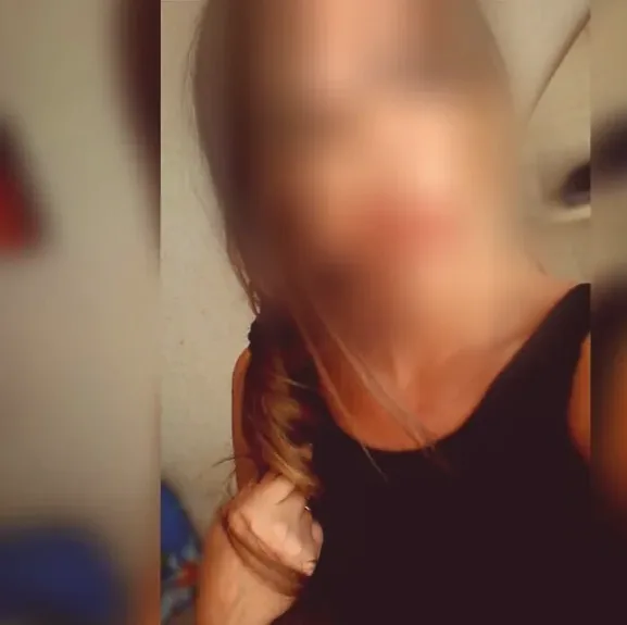 Chiara, 32