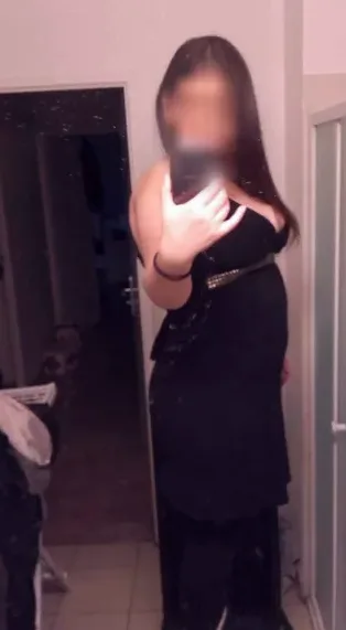 Julia, 39