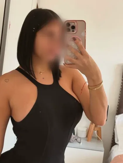 Lara, 28