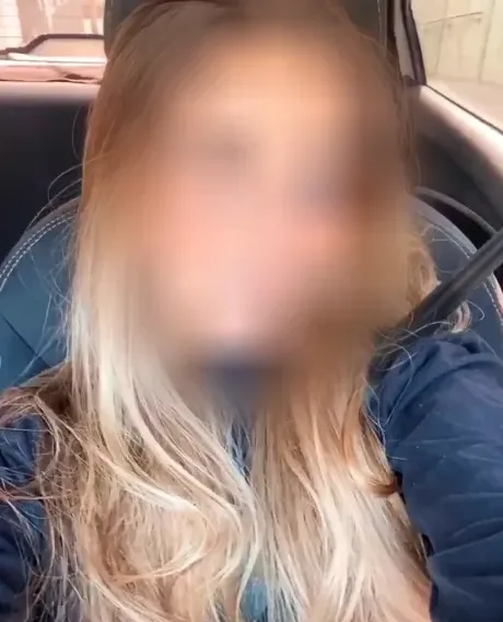 Neele, 27