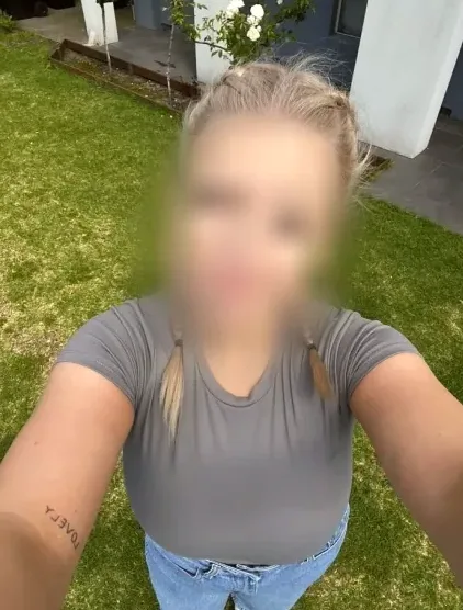 Nele, 30